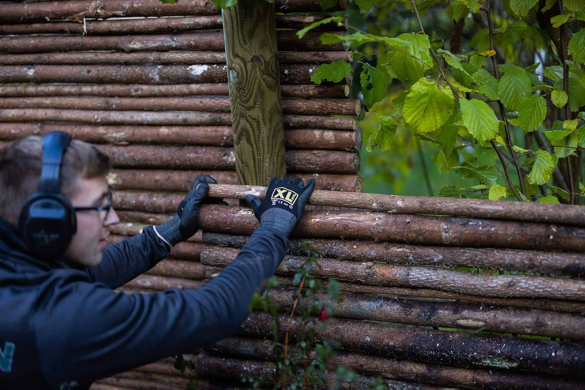 Guide: Sådan lykkes du med opsætning af hegn – Fra planlægning til færdigt resultat