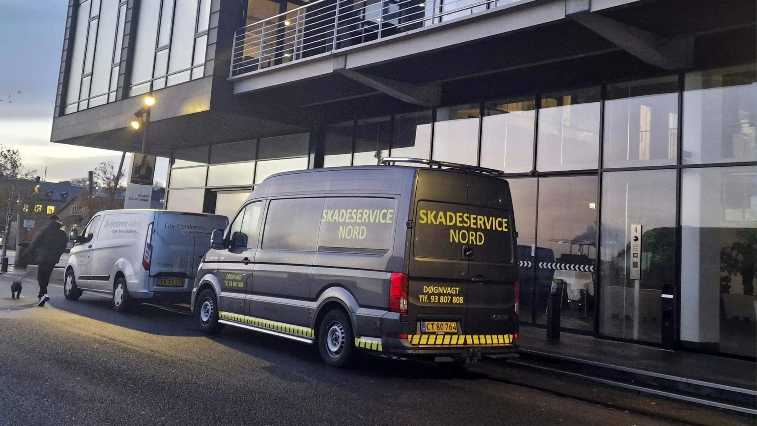 Red dit hjem: Guide til akut skadeservice